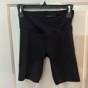 Aeropostale Womens Black Ribbed High Rise Athletic Excercise Biker Shorts Small